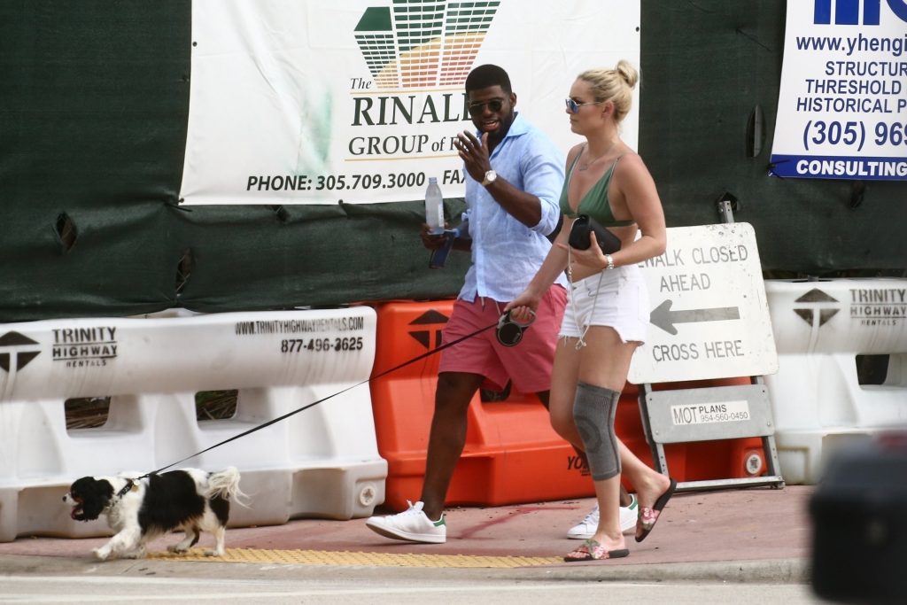 Bikini-Clad Lindsey Vonn Looking Sexy at a Pool Party in Miami gallery, pic 130