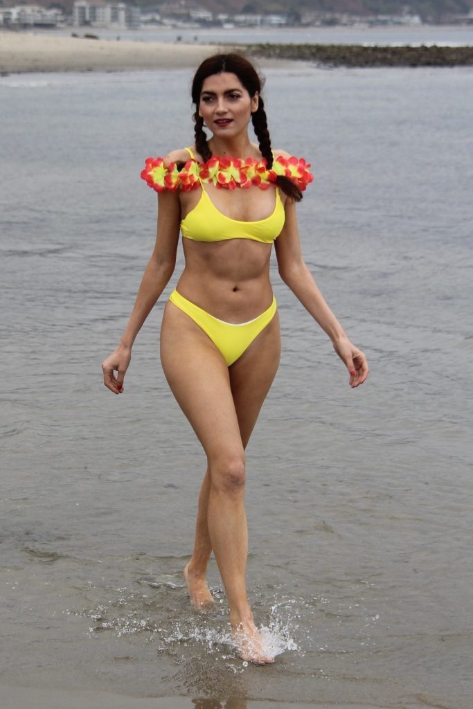 Braided Brunette Blanca Blanco Shows Her Ass in a Skimpy Bikini gallery, pic 26