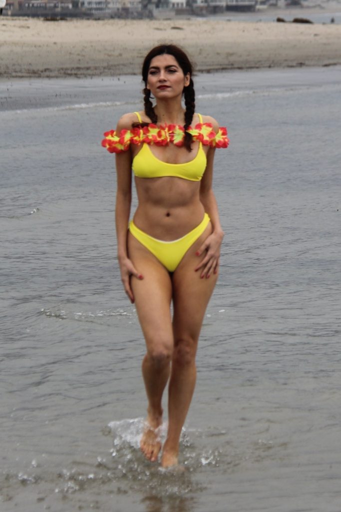 Braided Brunette Blanca Blanco Shows Her Ass in a Skimpy Bikini gallery, pic 30