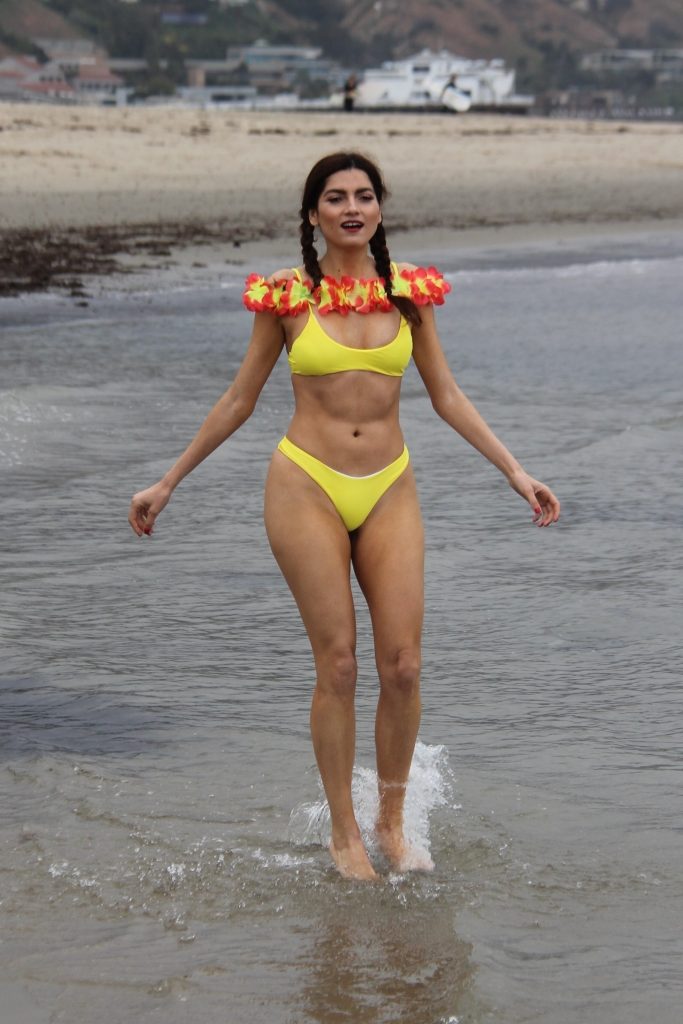 Braided Brunette Blanca Blanco Shows Her Ass in a Skimpy Bikini gallery, pic 36