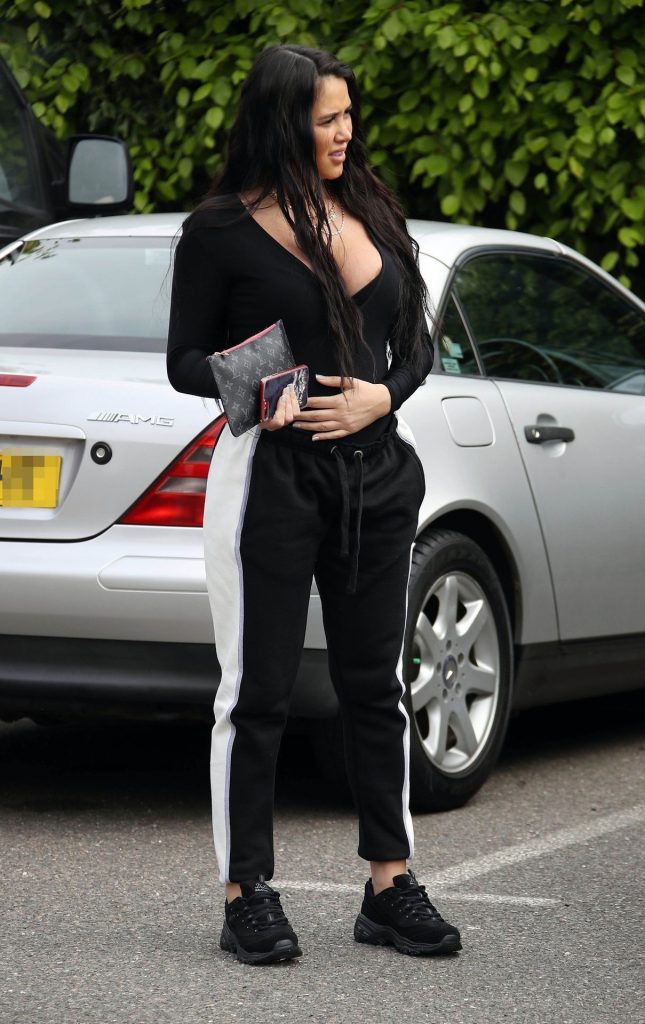 Busty Reality TV Star Marnie Simpson Almost Exposes Her Nips gallery, pic 16
