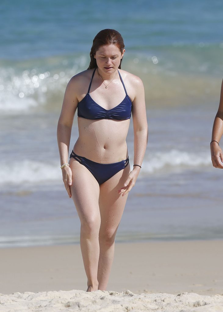 Harry Potter Celebrity Bonnie Wright Shows Off Her Bikini Body gallery, pic 72