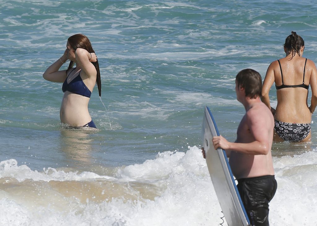 Harry Potter Celebrity Bonnie Wright Shows Off Her Bikini Body gallery, pic 84