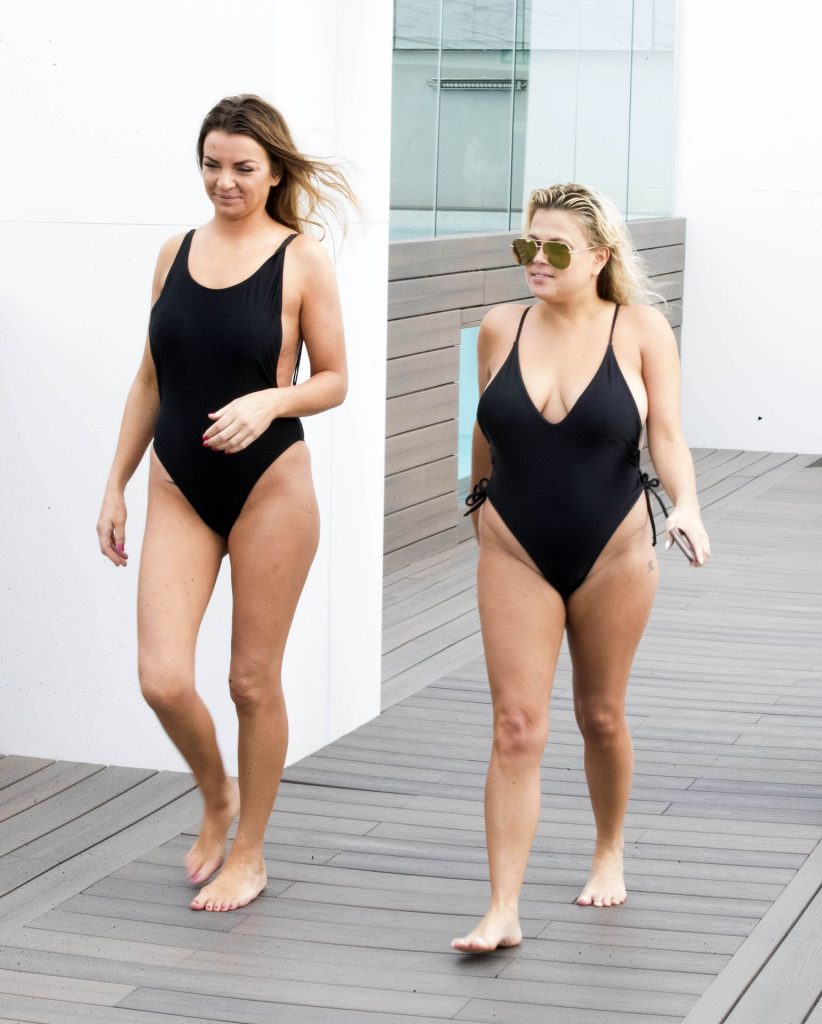 Lady Nadia Essex Shows Her Fat Body in a One-Piece Swimsuit gallery, pic 34