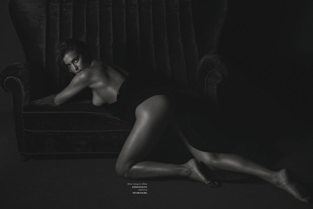 Naked Irina Shayk Shows Her Perfect Body in Black and White gallery, pic 2