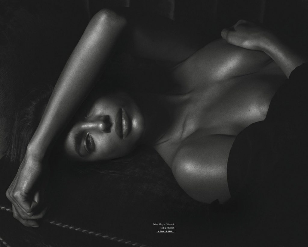 Naked Irina Shayk Shows Her Perfect Body in Black and White gallery, pic 4