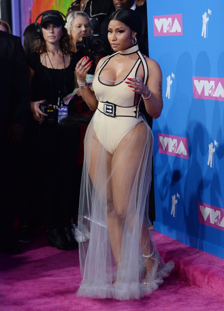 Nicki Minaj Showing Off Her Admirable Booty on the Red Carpet gallery, pic 46