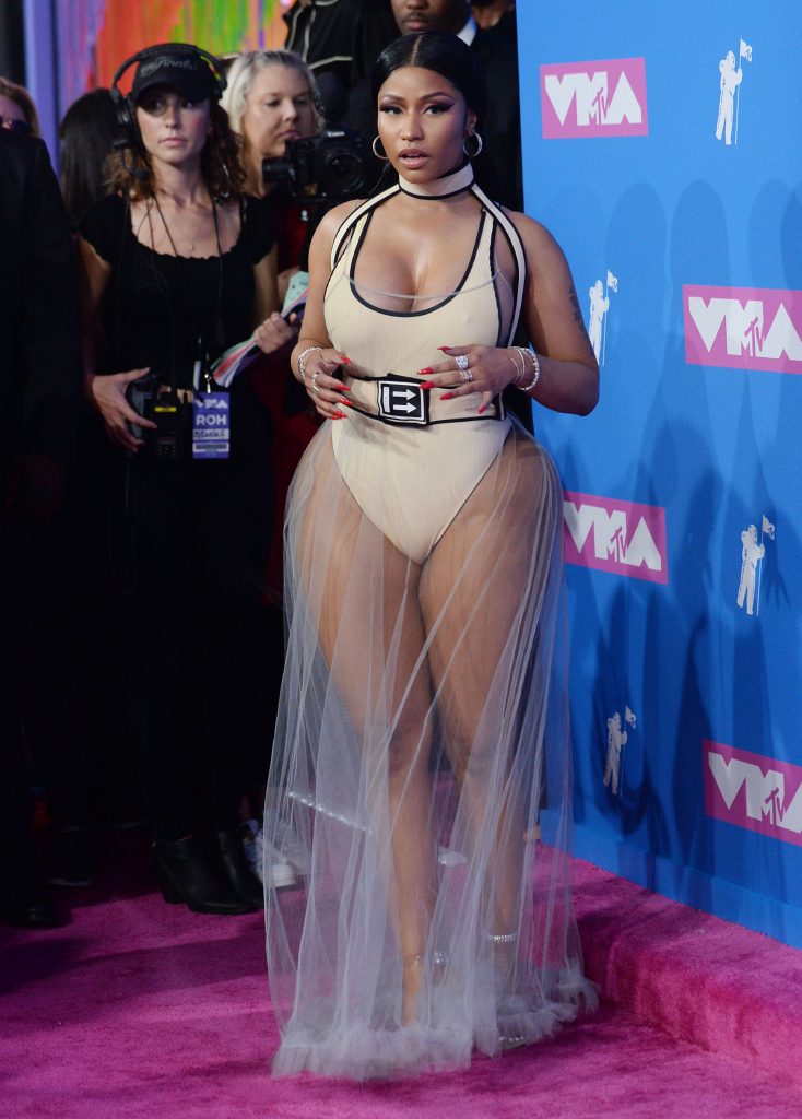 Nicki Minaj Showing Off Her Admirable Booty on the Red Carpet gallery, pic 54