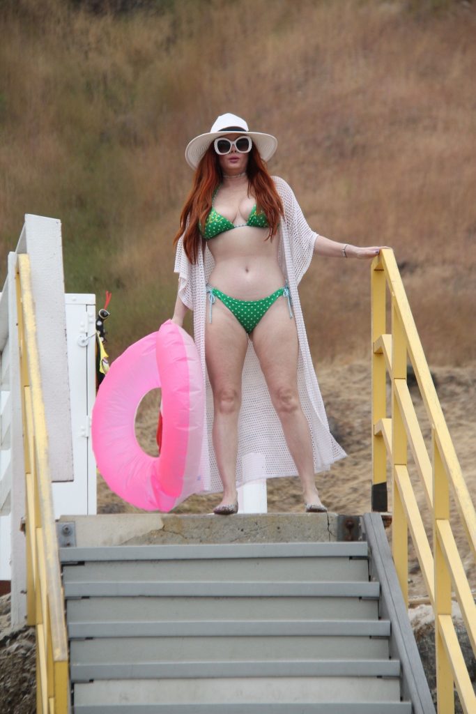 Redheaded Monstrosity Phoebe Price Looks Okay in a Green Bikini gallery, pic 22