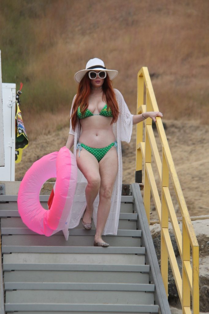 Redheaded Monstrosity Phoebe Price Looks Okay in a Green Bikini gallery, pic 28