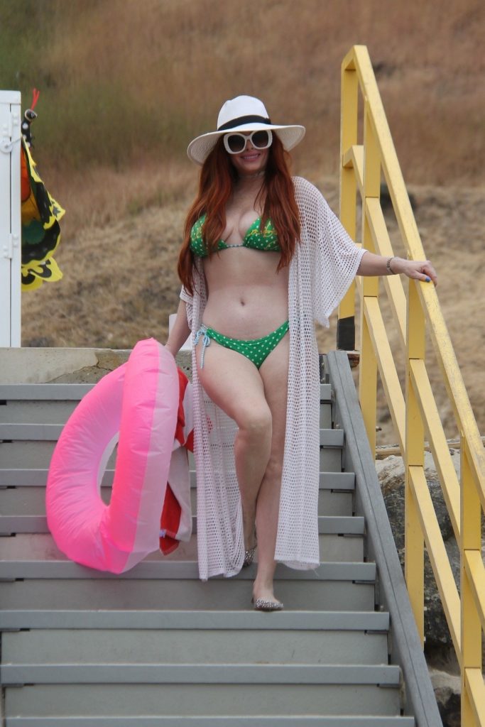 Redheaded Monstrosity Phoebe Price Looks Okay in a Green Bikini gallery, pic 30