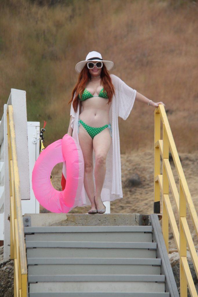 Redheaded Monstrosity Phoebe Price Looks Okay in a Green Bikini gallery, pic 52
