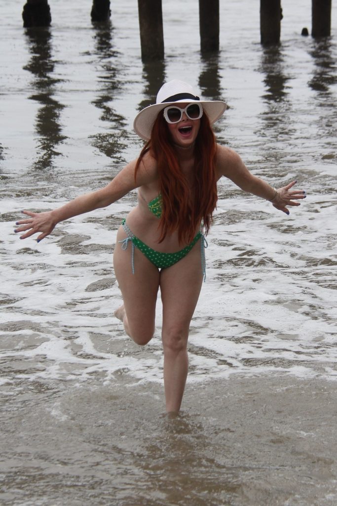 Redheaded Monstrosity Phoebe Price Looks Okay in a Green Bikini gallery, pic 6