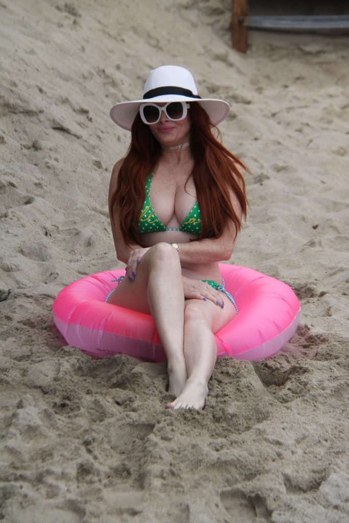 Redheaded Monstrosity Phoebe Price Looks Okay in a Green Bikini gallery, pic 10