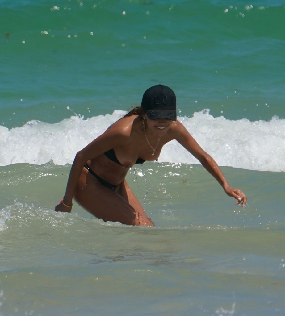 Patricia Contreras’ Epic Boob Slip at the Beach in Miami gallery, pic 24