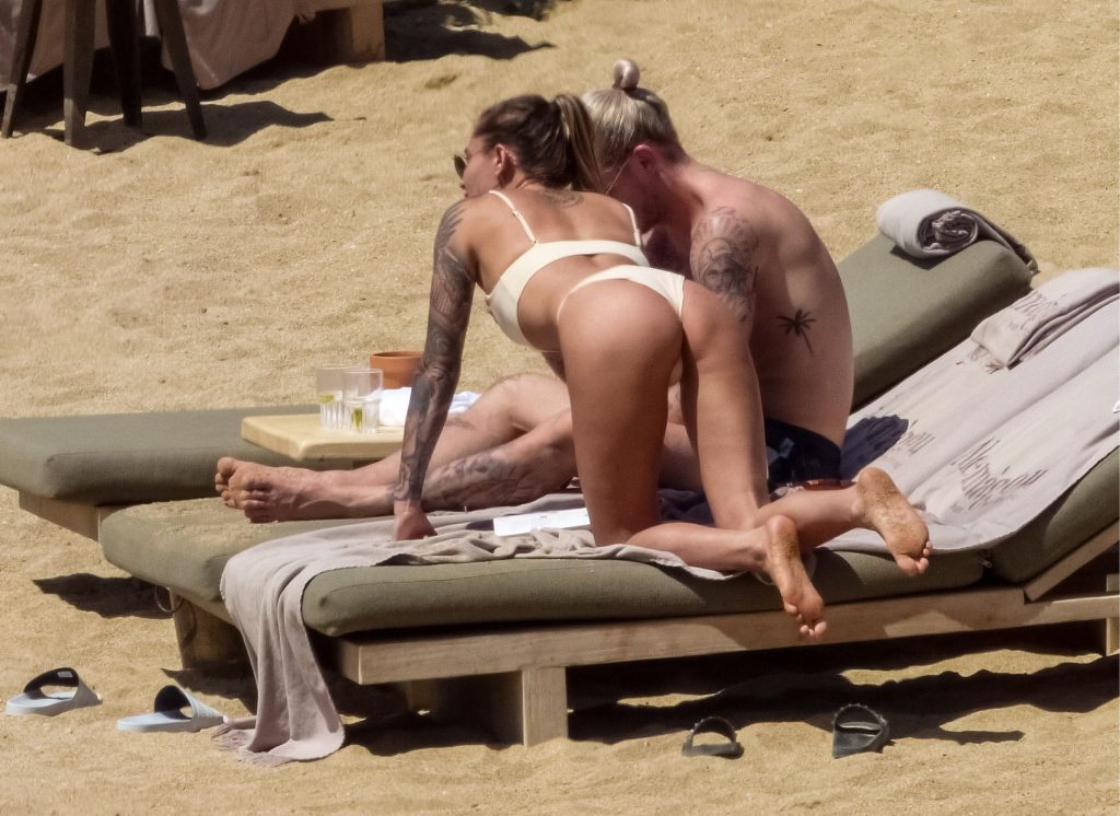 Sexy Sophia Thomalla Making Out with Her Boyfriend in the Water gallery, pic 108