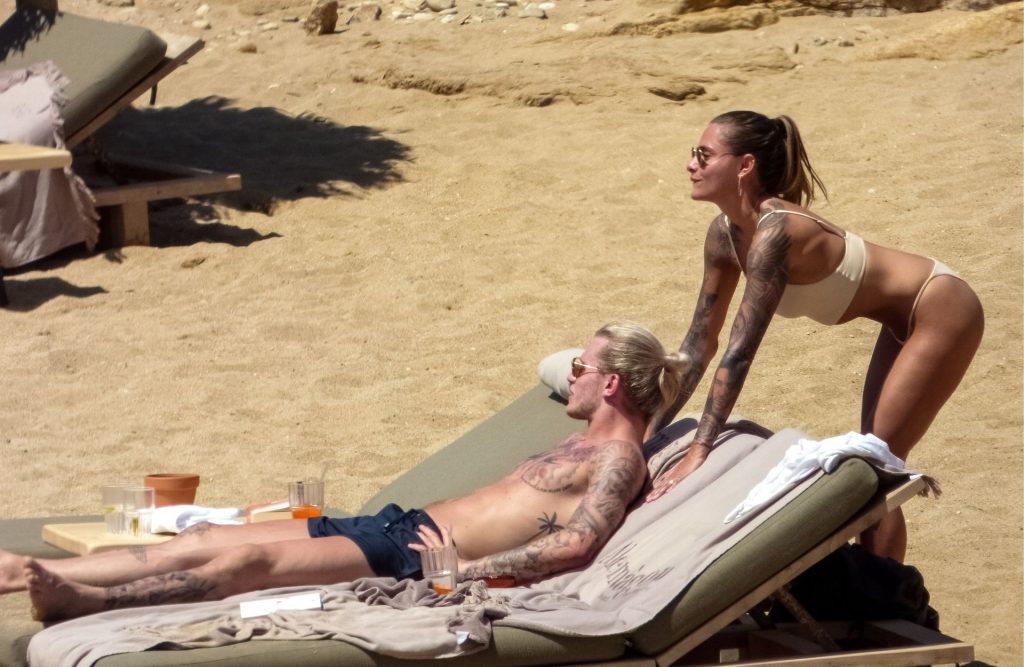Sexy Sophia Thomalla Making Out with Her Boyfriend in the Water gallery, pic 116