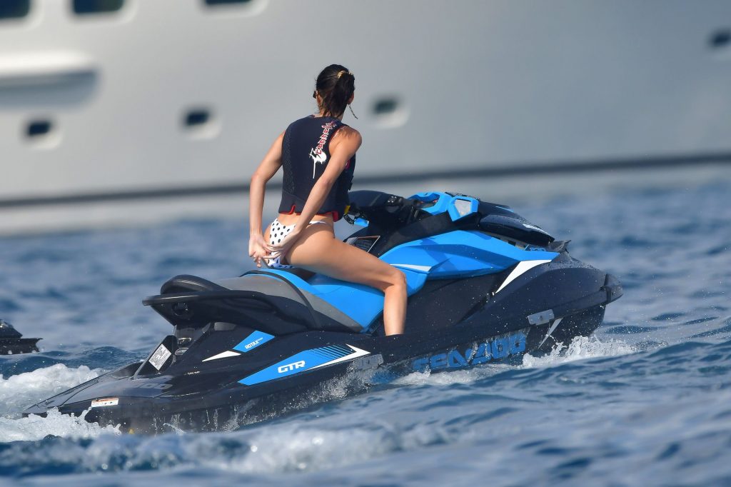 Brunette Celebrity Kendall Jenner Looks Sexy While Riding a Jetski gallery, pic 32