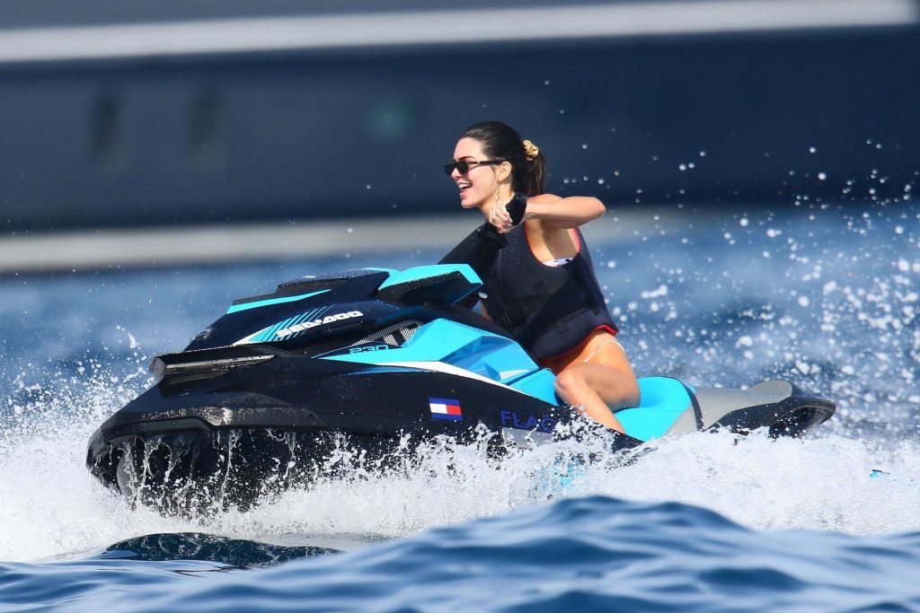 Brunette Celebrity Kendall Jenner Looks Sexy While Riding a Jetski gallery, pic 34