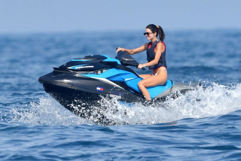 Brunette Celebrity Kendall Jenner Looks Sexy While Riding a Jetski gallery, pic 6