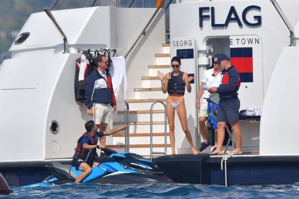 Brunette Celebrity Kendall Jenner Looks Sexy While Riding a Jetski gallery, pic 10