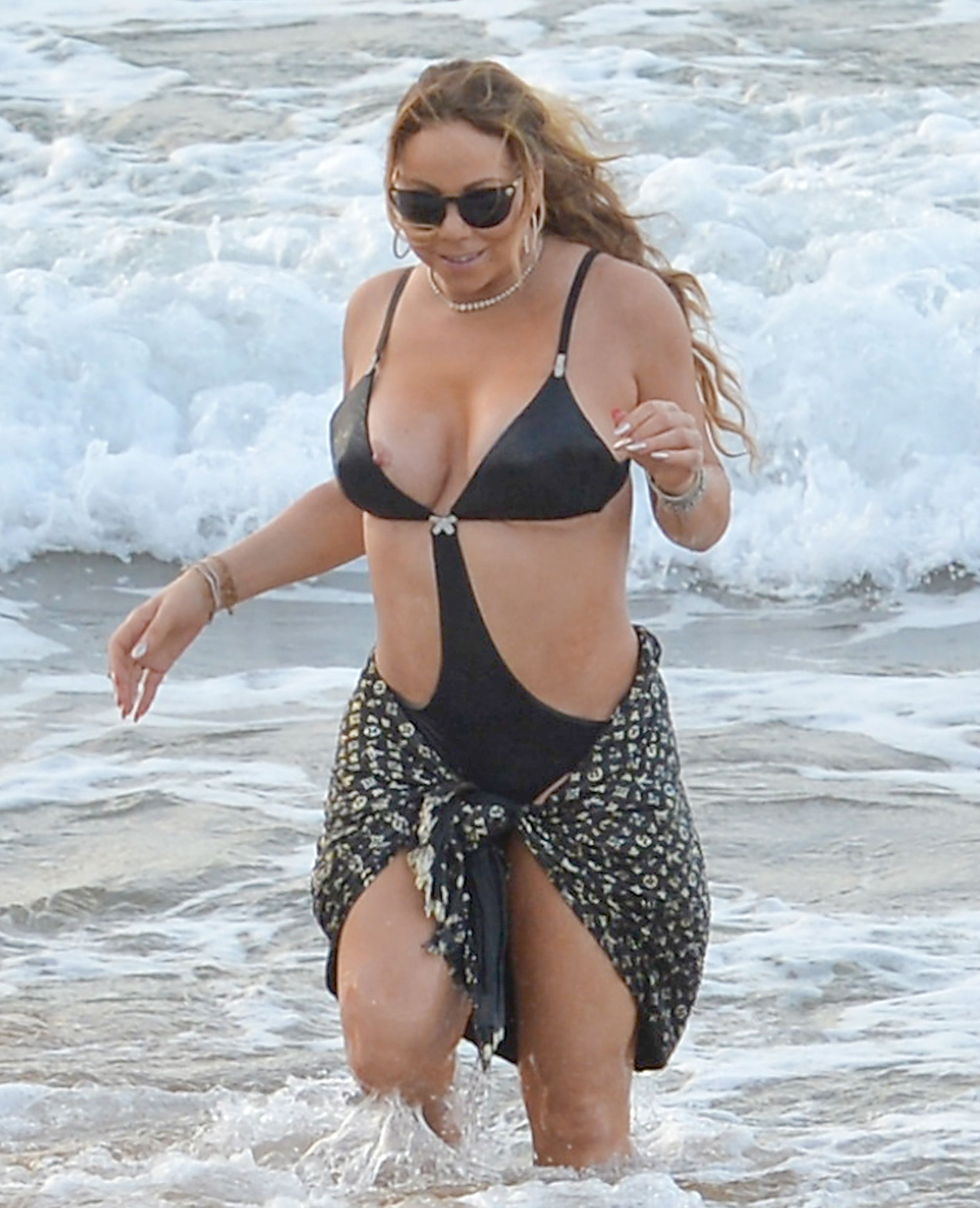 Mariah Carey Beach Body Naked - Mariah Carey's Awesome Nip Slip Pictures from Hawaii (3 Photos) - The  Fappening!