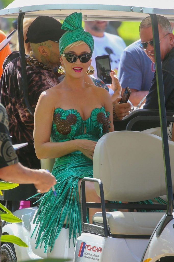 Sexy Katy Perry Pictures from the Set of the Latest American Idol Season gallery, pic 24