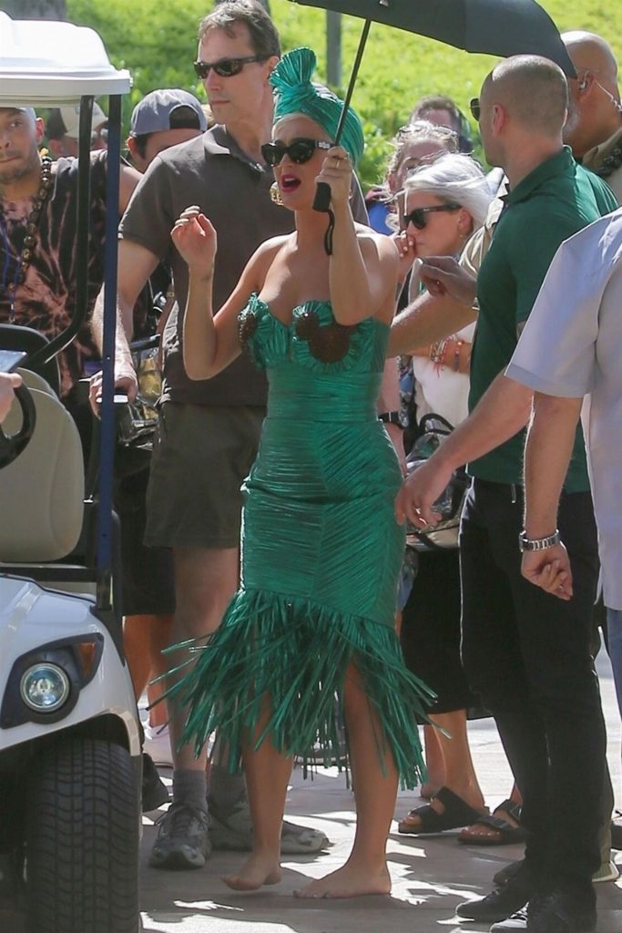 Sexy Katy Perry Pictures from the Set of the Latest American Idol Season gallery, pic 28