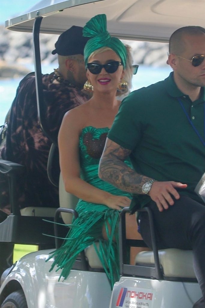 Sexy Katy Perry Pictures from the Set of the Latest American Idol Season gallery, pic 16