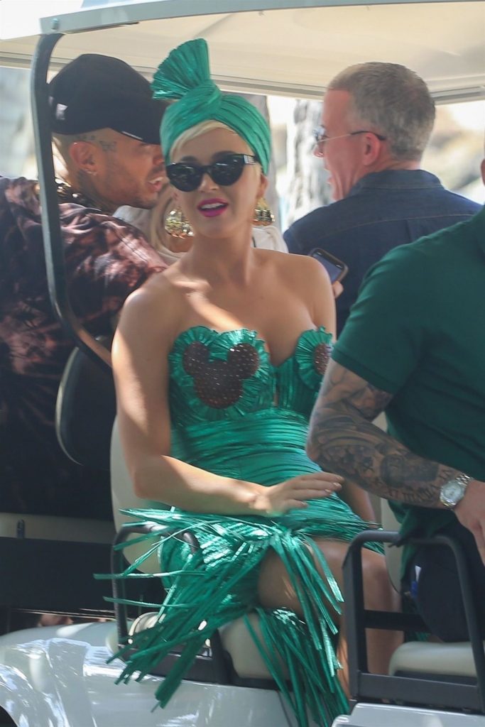 Sexy Katy Perry Pictures from the Set of the Latest American Idol Season gallery, pic 18