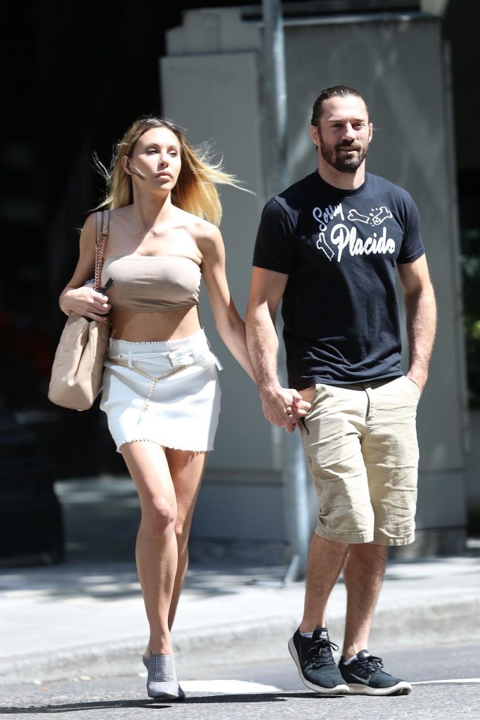 Braless Chloe Lattanzi Showing Her Hard Pokies in the Streets gallery, pic 24