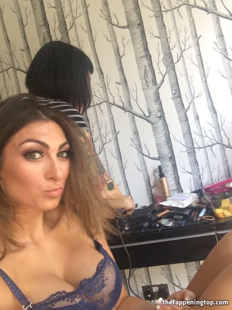 Luisa Zissman Shows Her Huge Tits and Masturbates Furiously gallery, pic 80