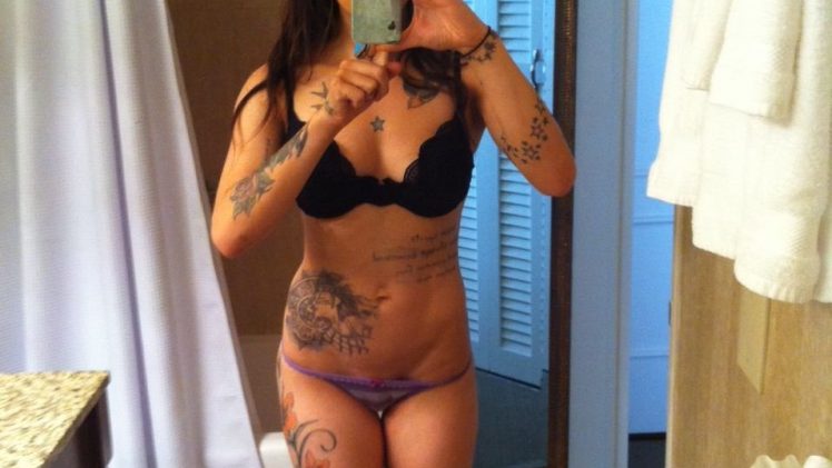 Exotic Brunette Sarah Sahi Shows Her Big Naked Ass for You