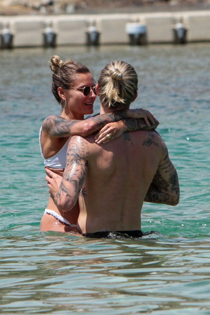 Bikini-Clad Sophia Thomalla Shows Off Her Assets in HQ gallery, pic 2