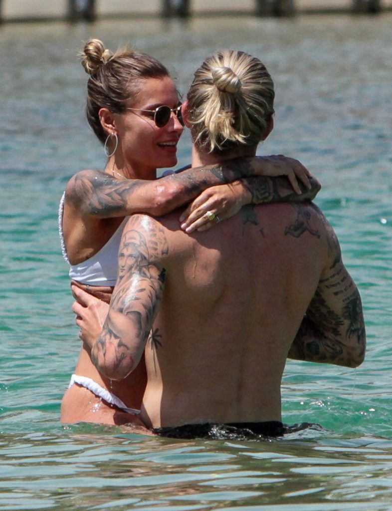 Bikini-Clad Sophia Thomalla Shows Off Her Assets in HQ gallery, pic 22