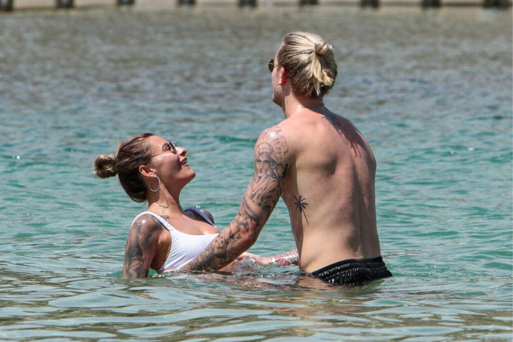 Bikini-Clad Sophia Thomalla Shows Off Her Assets in HQ gallery, pic 4