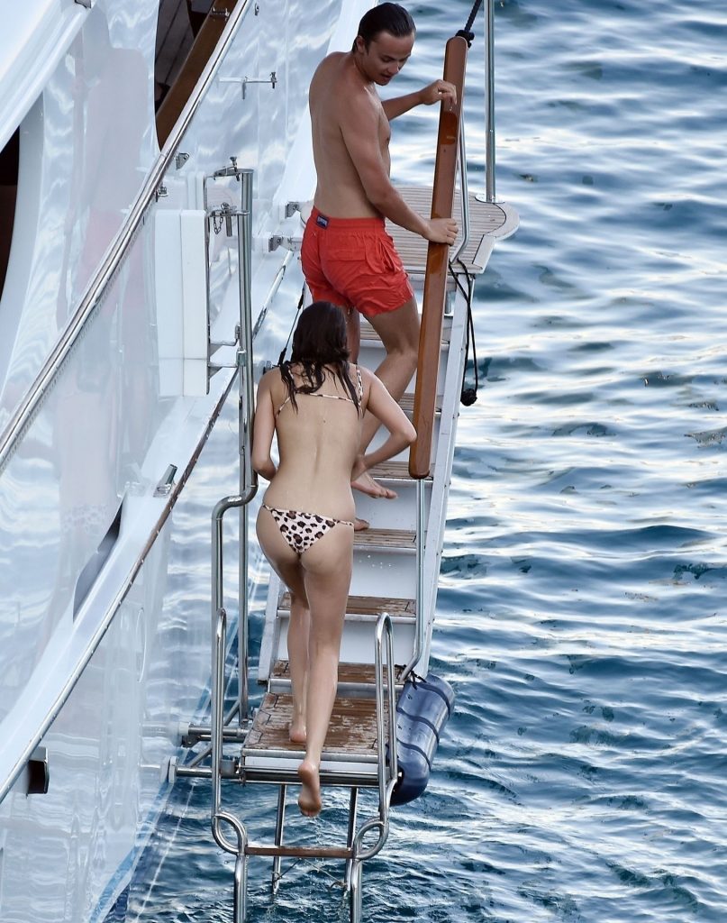 Bikini-Clad Cairo Dwek Having Fun on a Yacht in Portofino  gallery, pic 104