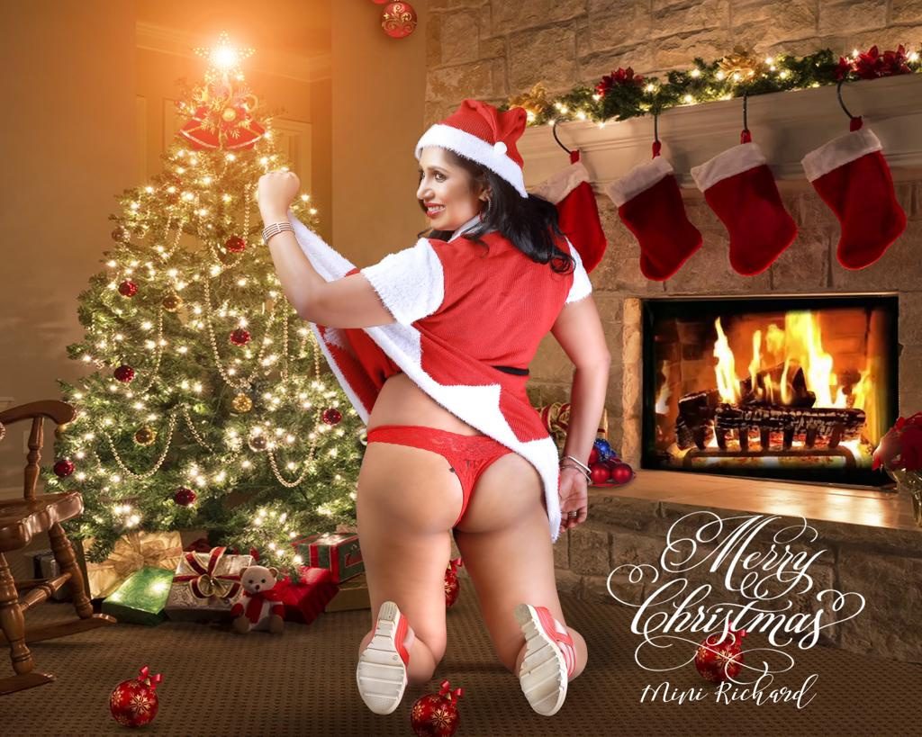 Chubby Indian Auntie Mini Richard Shows her Ass on Christmass gallery, pic ...