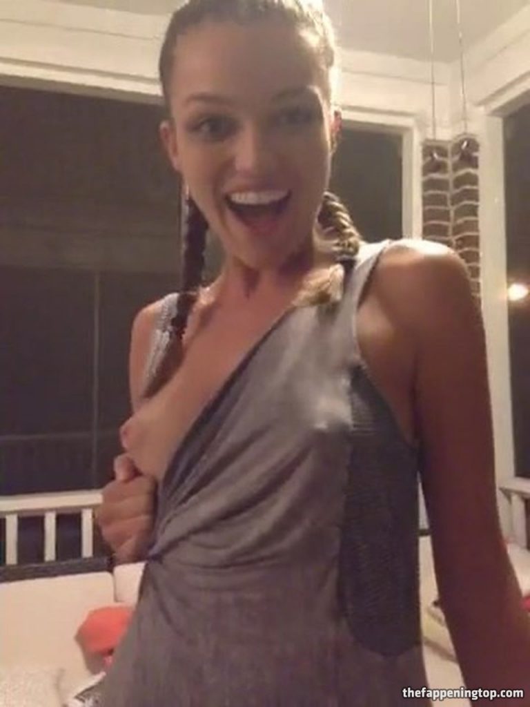 Cute Blonde Lili Simmons Shows Her Perfect Naked Body gallery, pic 38