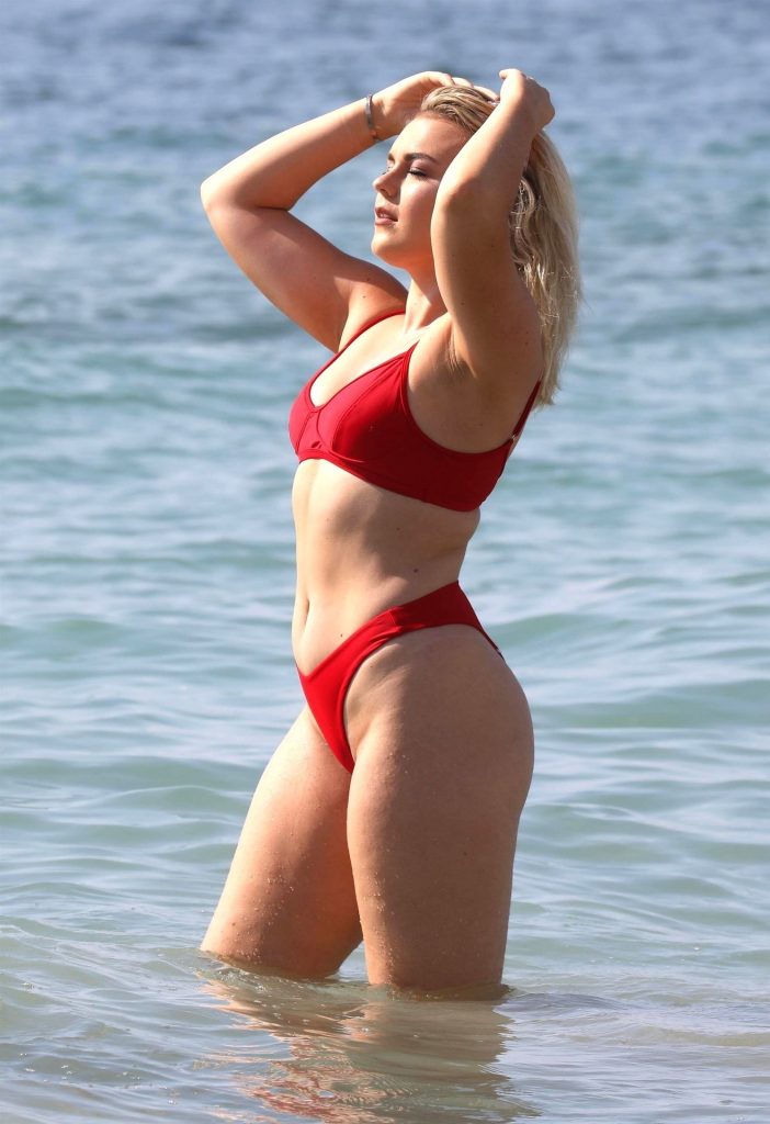 Scottish Hottie Tallia Storm Looks Sensational in Her Two-Piece Swimsuit gallery, pic 26