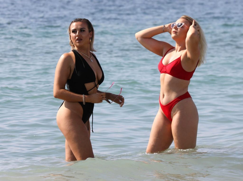 Scottish Hottie Tallia Storm Looks Sensational in Her Two-Piece Swimsuit gallery, pic 18