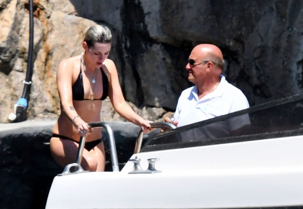 Kristen Stewart Sunbathing Topless on a Yacht  gallery, pic 48