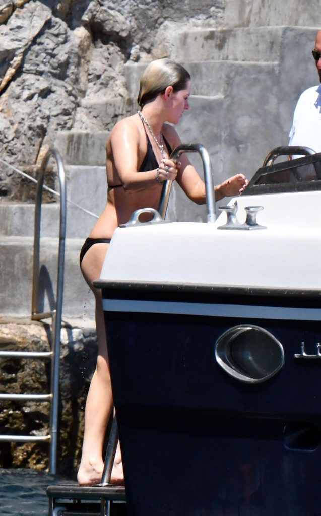 Kristen Stewart Sunbathing Topless on a Yacht  gallery, pic 56