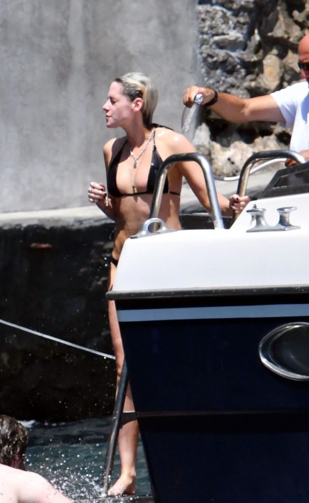 Kristen Stewart Sunbathing Topless on a Yacht  gallery, pic 72