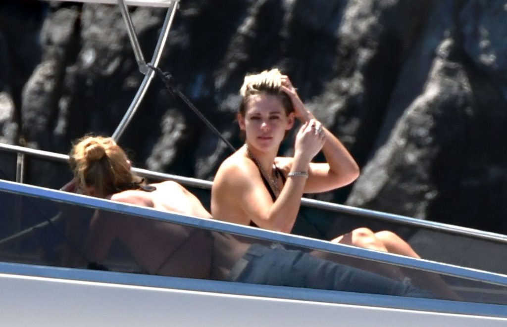 Kristen Stewart Sunbathing Topless on a Yacht  gallery, pic 88