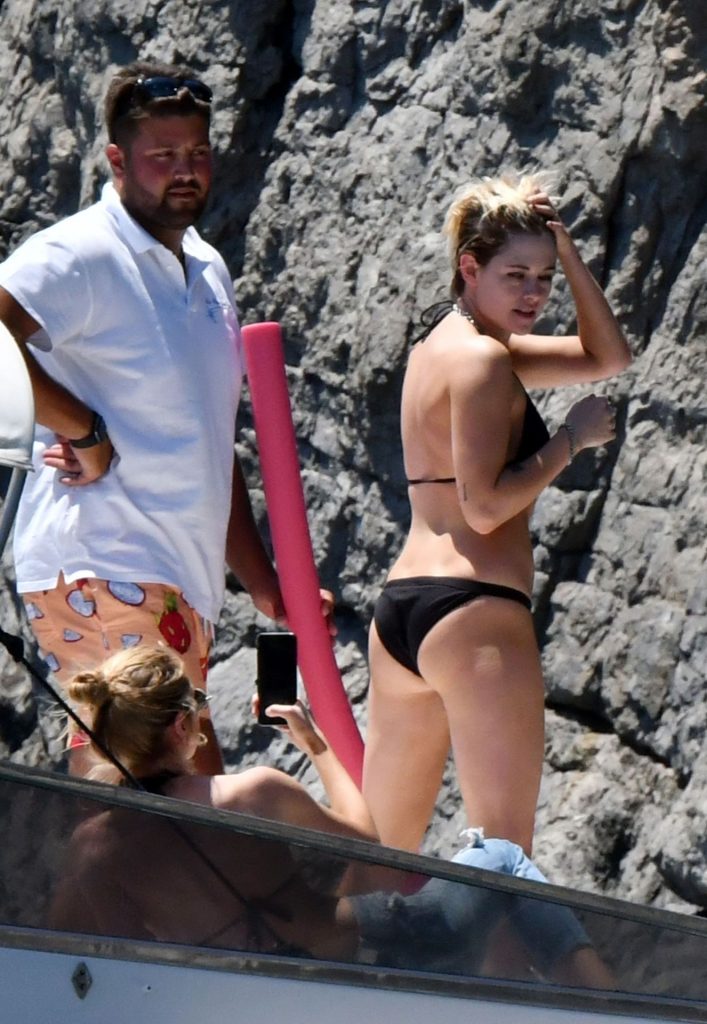 Kristen Stewart Sunbathing Topless on a Yacht  gallery, pic 92
