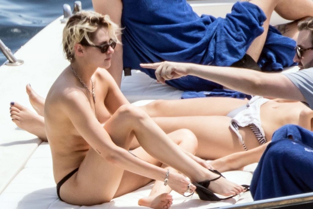 Kristen Stewart Sunbathing Topless on a Yacht  gallery, pic 102