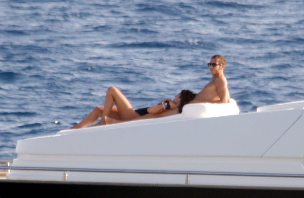 Buxom Beauty Francesca Sofia Novello Sunbathing Topless gallery, pic 54