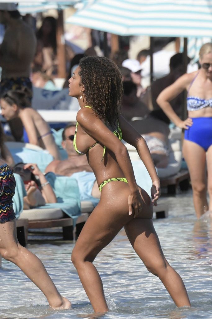 Jessica Aidi Flaunts Her Slim Body in a Snakeskin Bikini gallery, pic 56