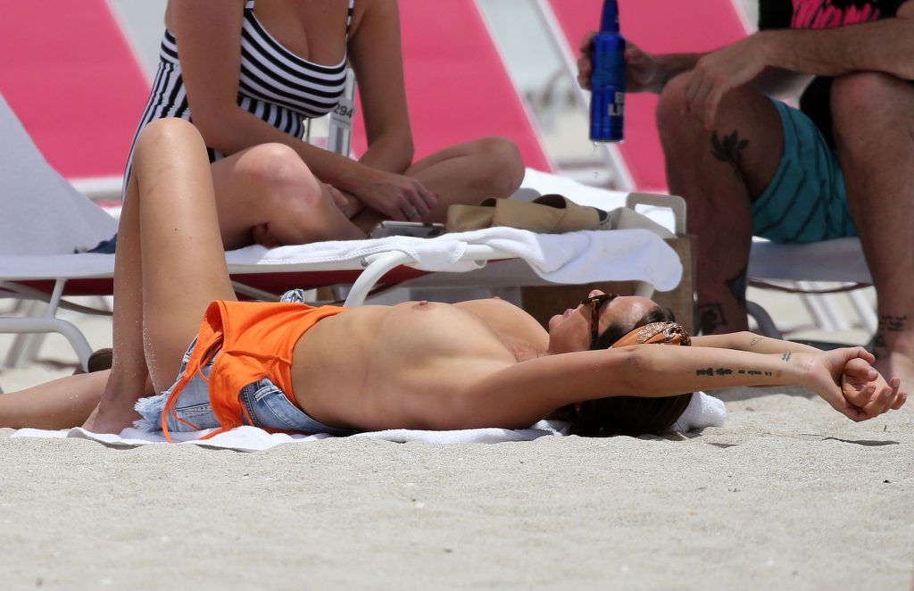 Kristen Doute Sunbathing Topless and Looking Absolutely Perfect gallery, pic 42